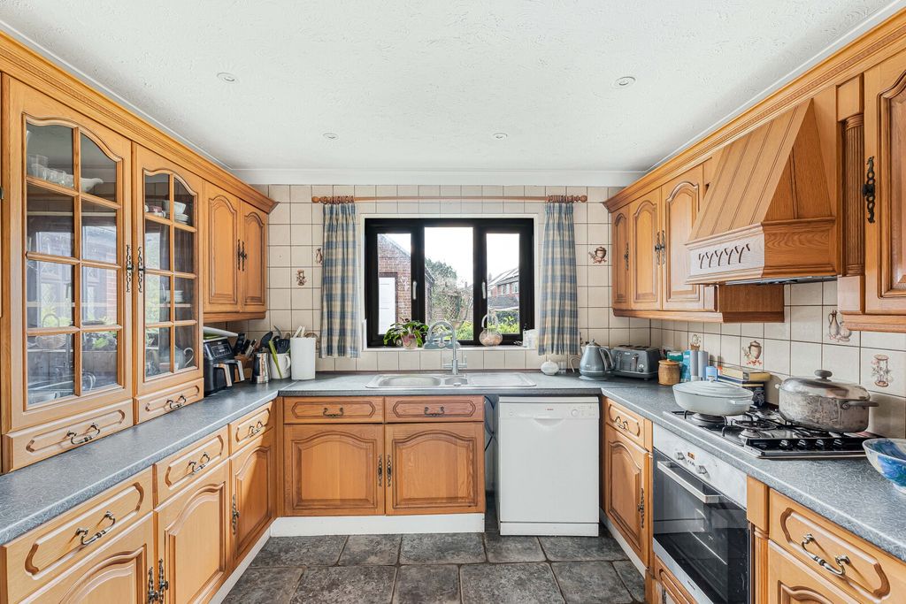 Property photo 3 of 18 Picture No. 19