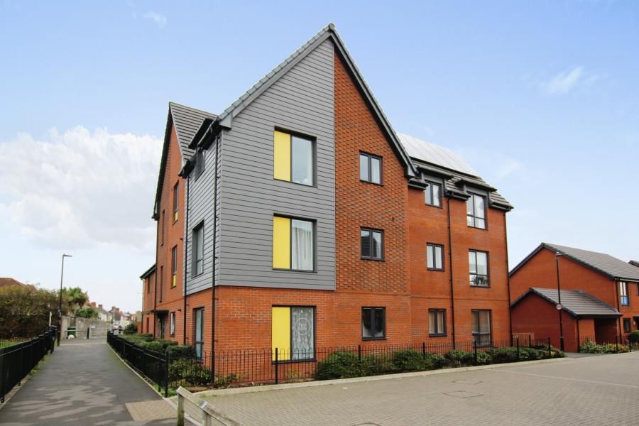 Property photo 1 of 8