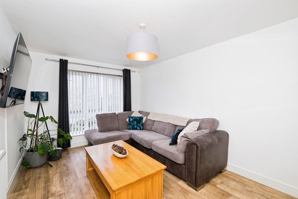 Property photo 3 of 16 Pbox-Img.Jpg