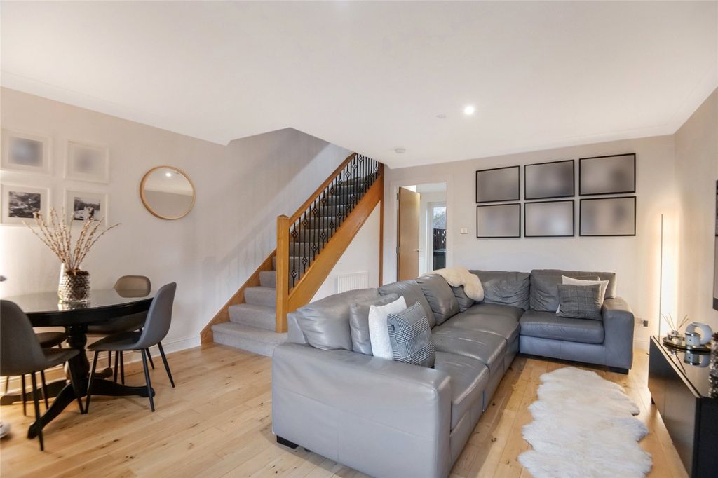 Property photo 2 of 27 Picture No. 67