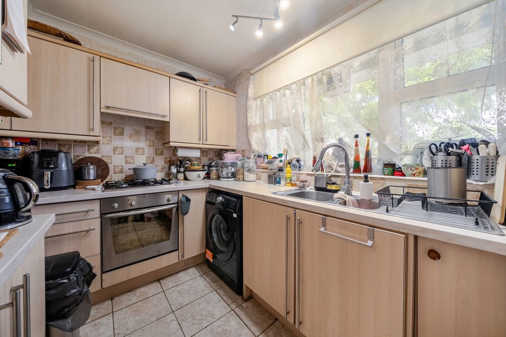 Property photo 2 of 17 1519590-1-6Aa149d...