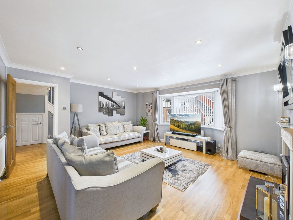 Property photo 3 of 26