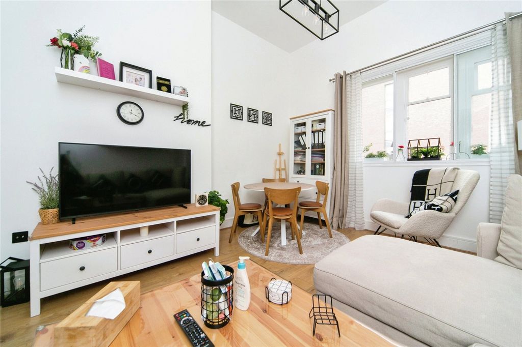 Property photo 3 of 17 Photography