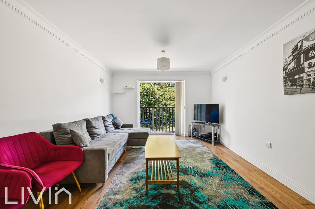 Property photo 2 of 12 Macmillan Way, 166-12