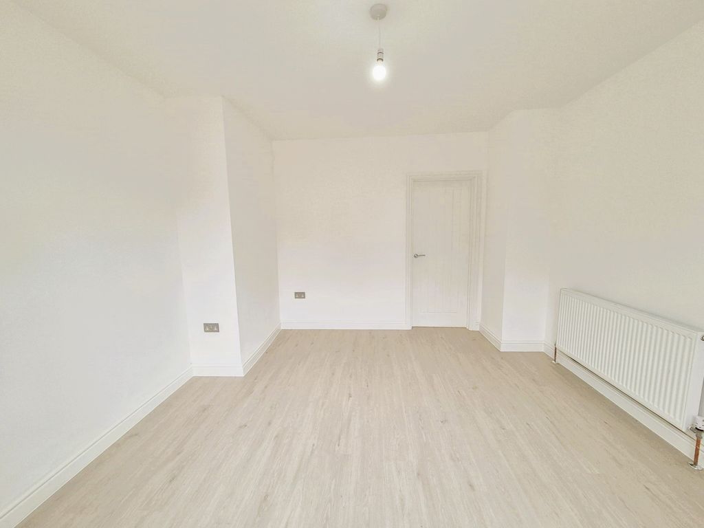 Property photo 3 of 10 Reception Room