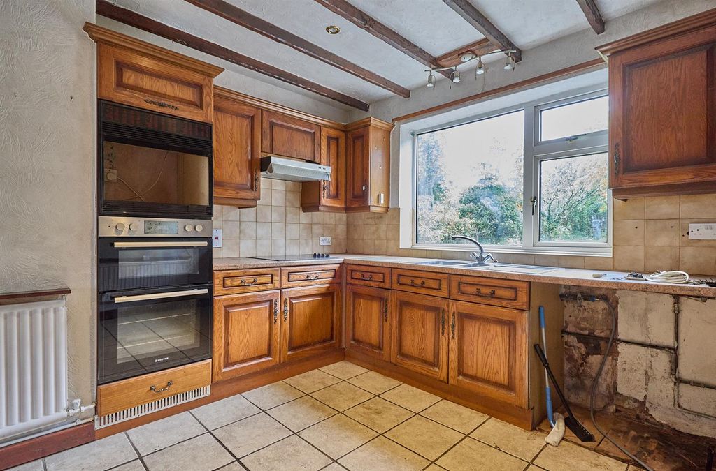 Property photo 2 of 13 Kitchen