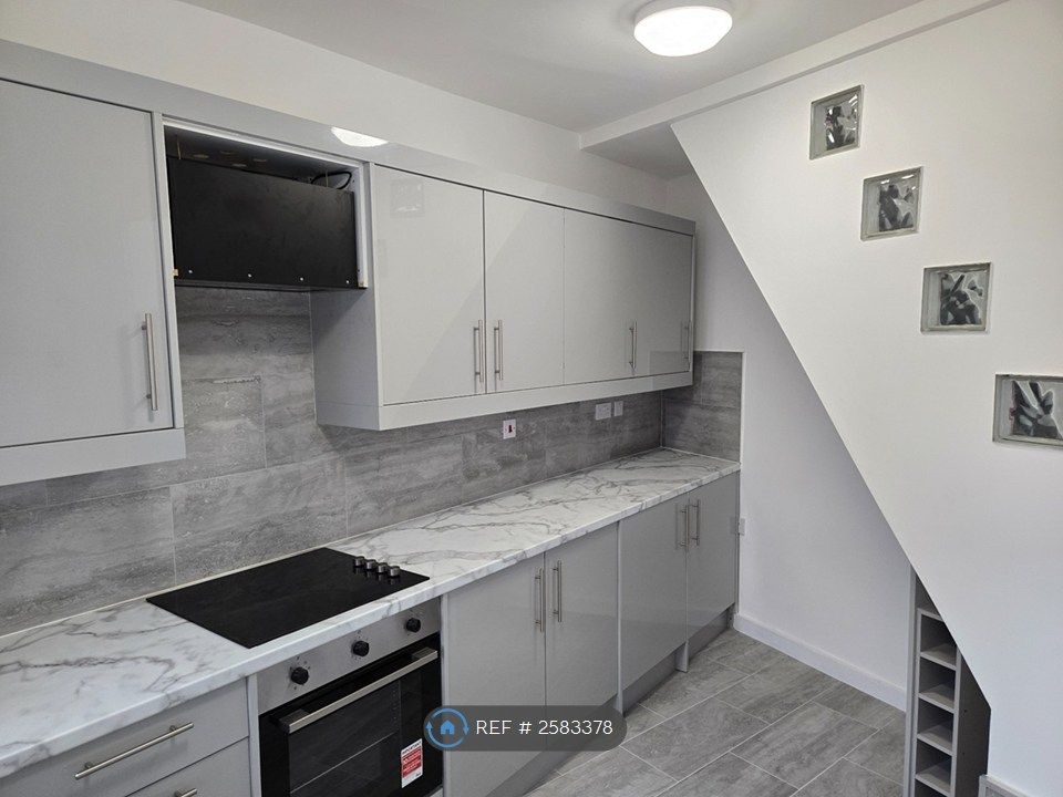 Property photo 1 of 13 Kitchen