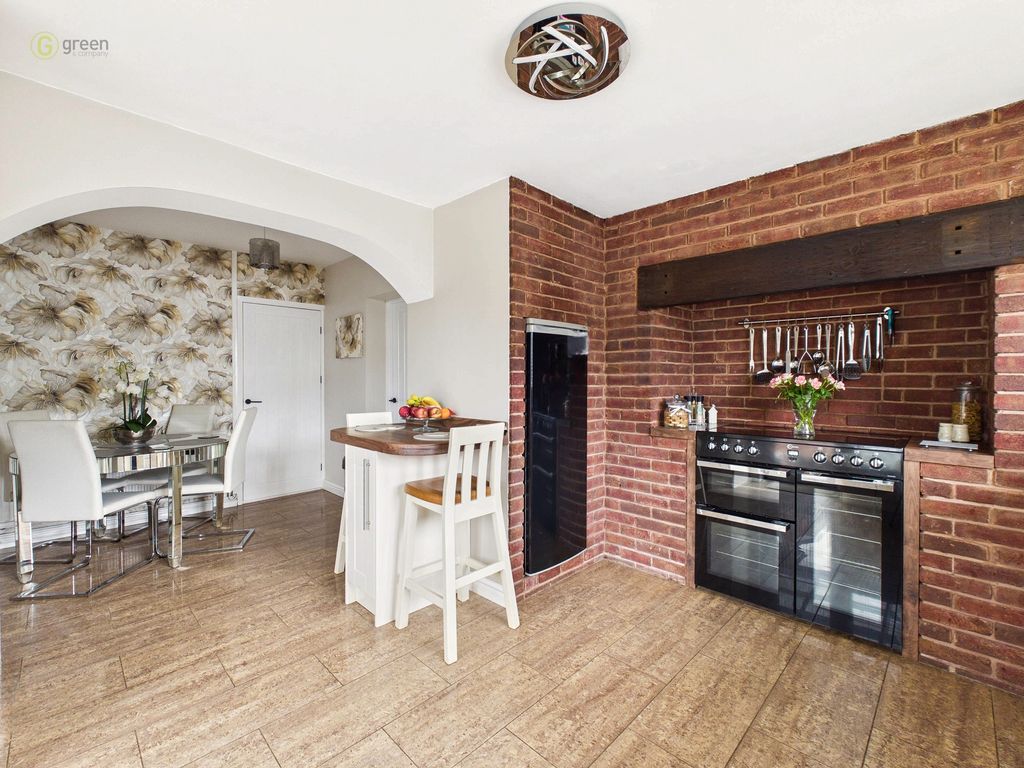 Property photo 2 of 31 Be355E0F67B6497E84A795E745d0B473100Cam04425G0Pr0436Still015