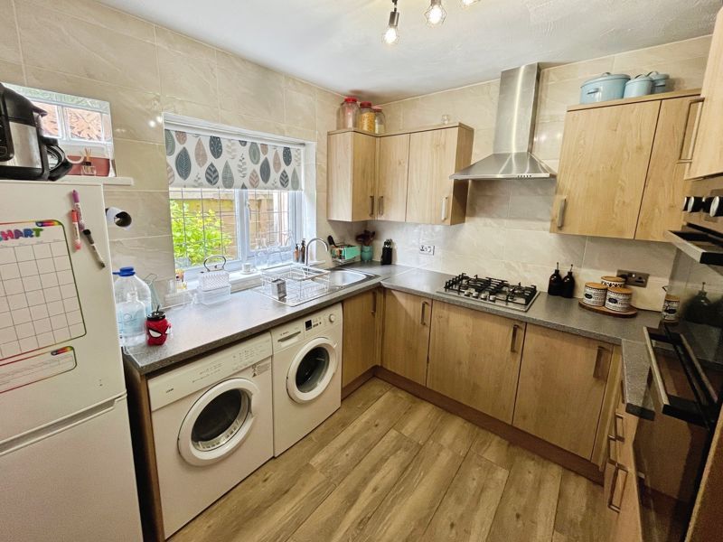 Property photo 3 of 12 Kitchen