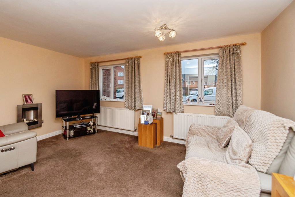 Property photo 2 of 13