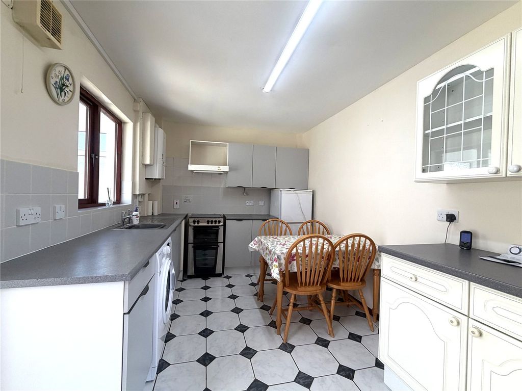 Property photo 3 of 16 Picture No. 31