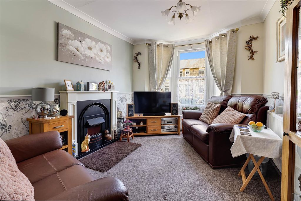 Property photo 3 of 25 Img (9).Jpg
