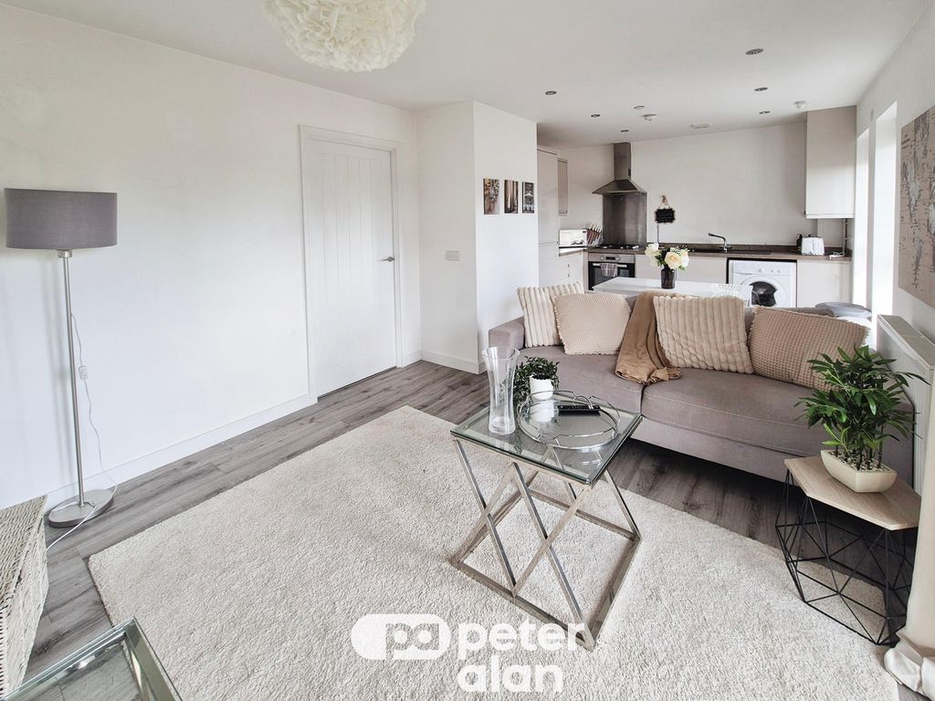 Property photo 2 of 14 Image