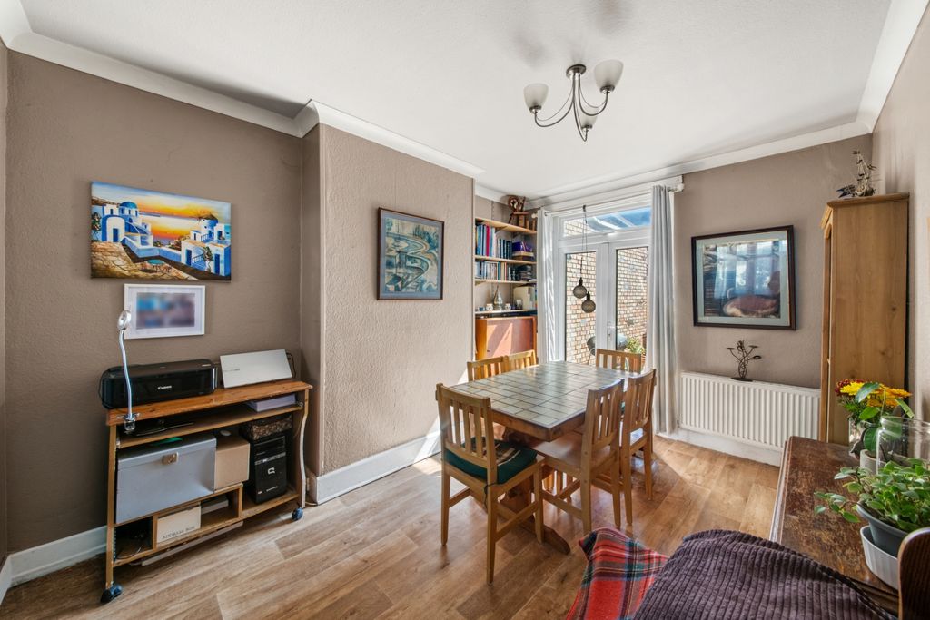 Property photo 3 of 18 Photo 37