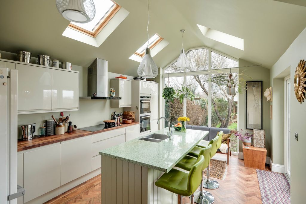 Property photo 1 of 24