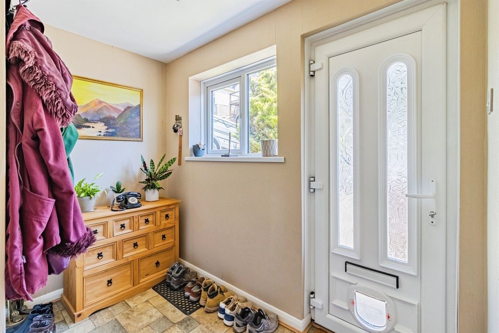 Property photo 3 of 48