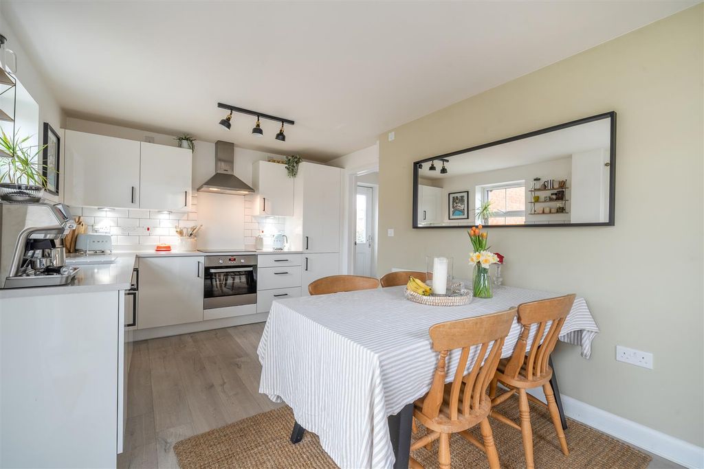 Property photo 2 of 22 1430982-21-69c6B38919Db3.Jpg