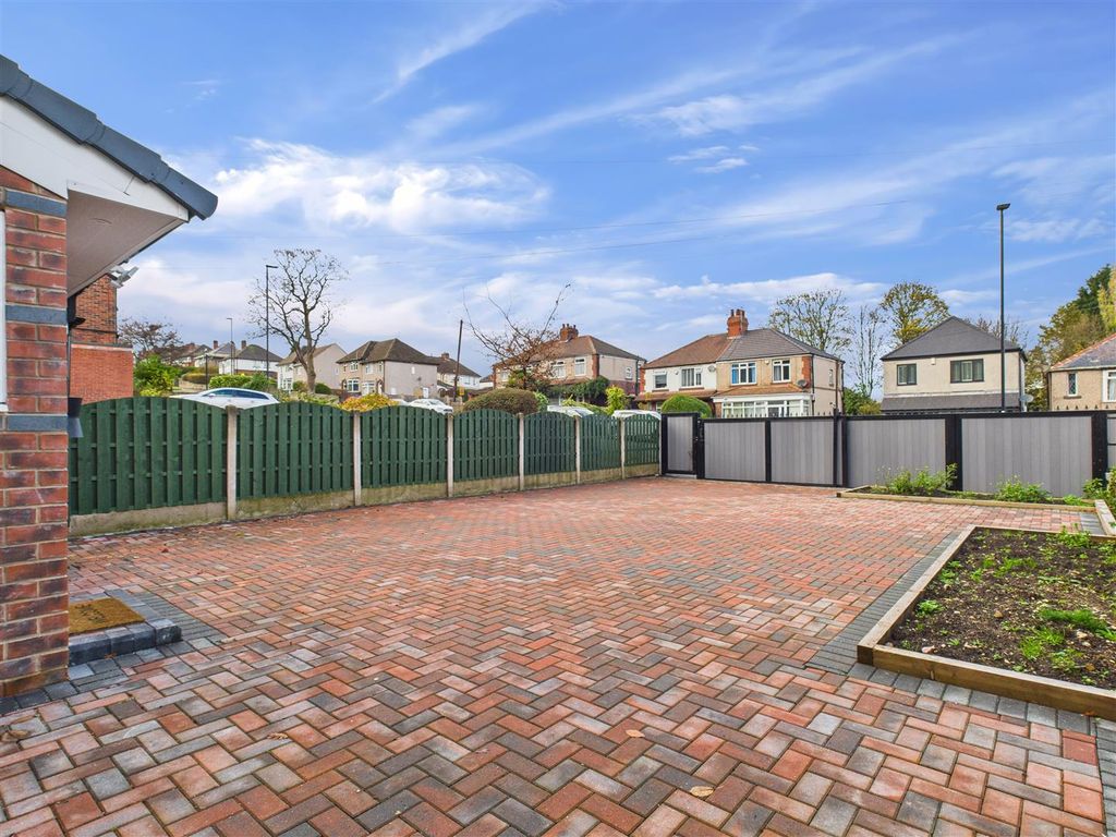 Property photo 2 of 22 Cam05207G0-Pr0072-Still003.Jpg