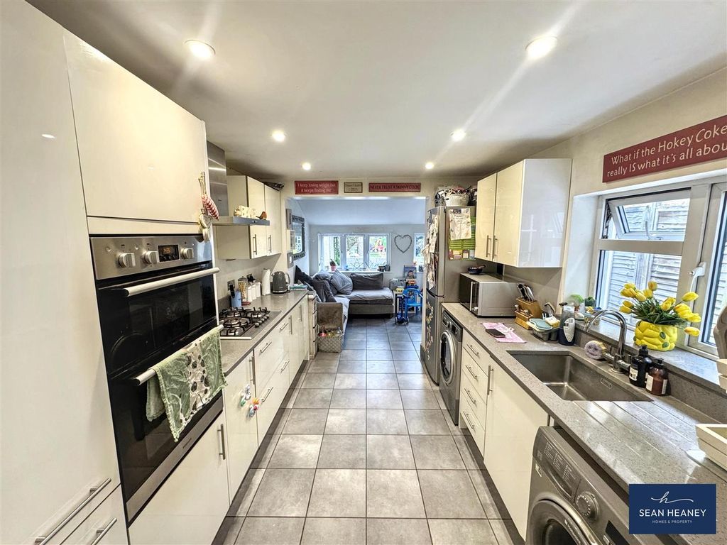 Property photo 3 of 18