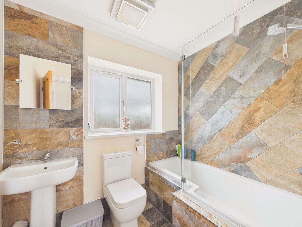 Property photo 3 of 12 5096008