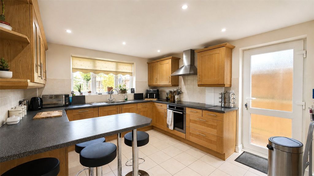 Property photo 2 of 12 Picture No. 05