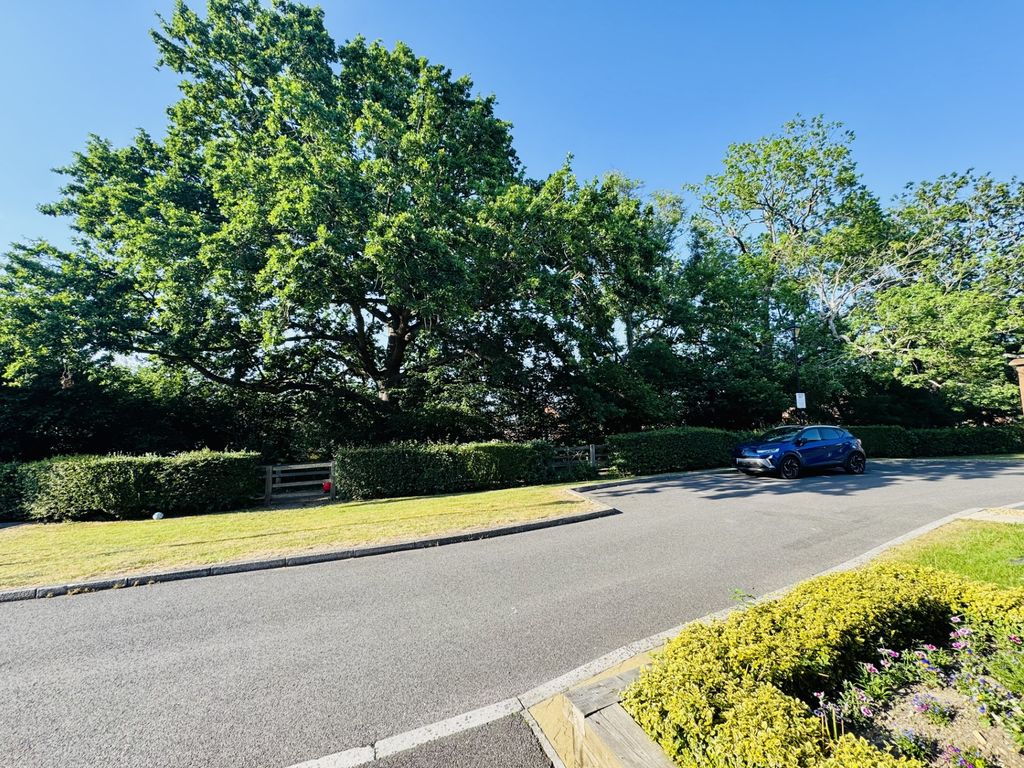 Property photo 2 of 12