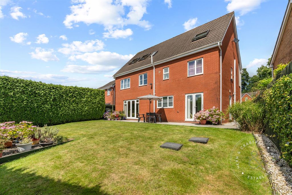 Property photo 2 of 47 Bassetts Field, Thornhill, Hern Crabtree (39)-2 (6