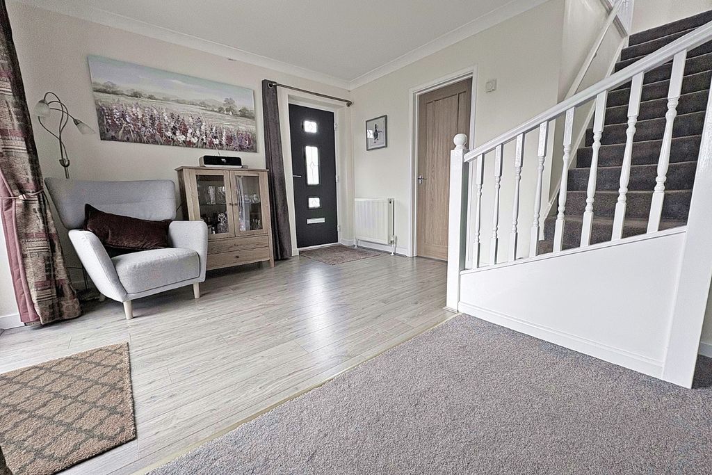Property photo 3 of 13 4280056