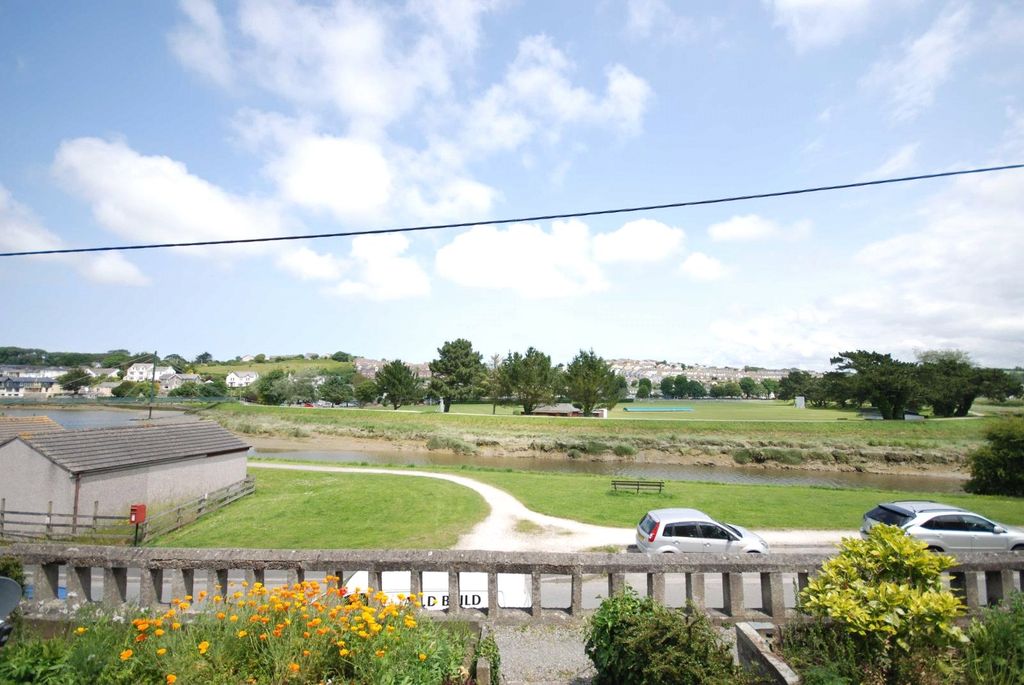 Property photo 3 of 16 Picture No. 03