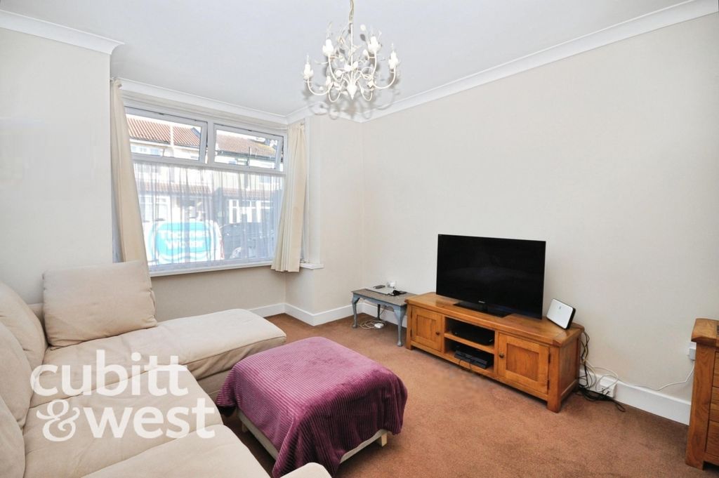 Property photo 3 of 13