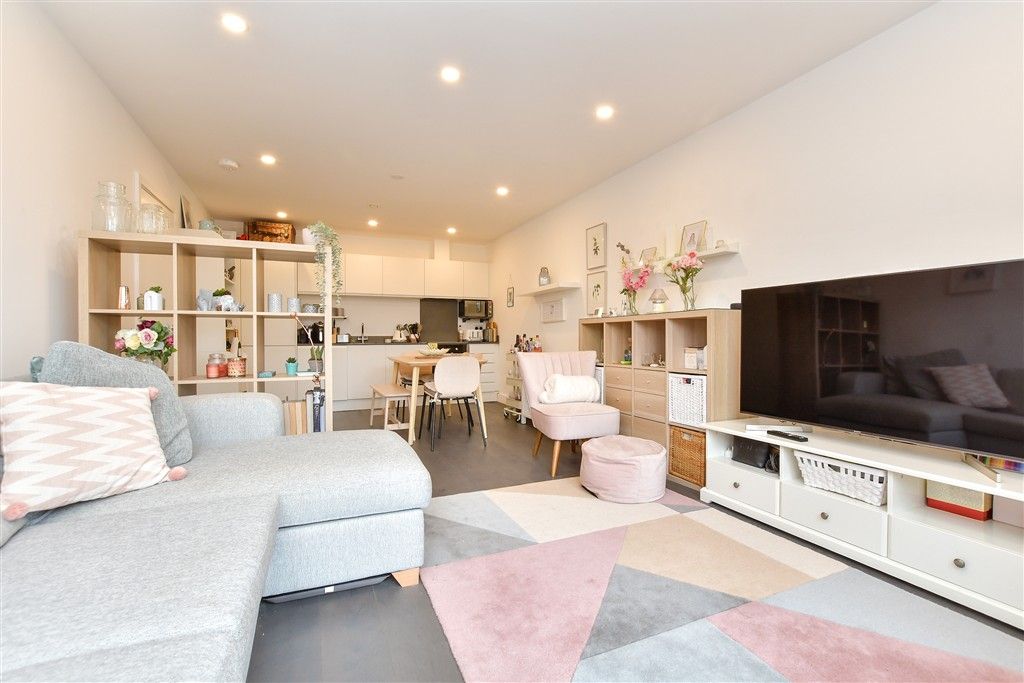 Property photo 2 of 11 Kitchen / Lounge / Diner