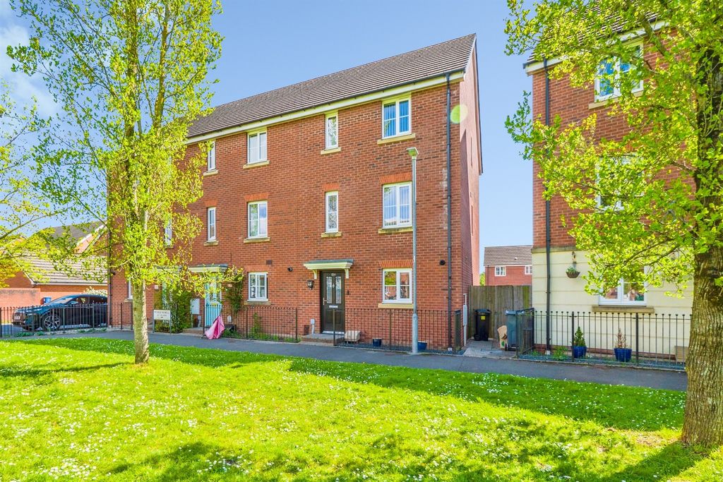 Property photo 1 of 30