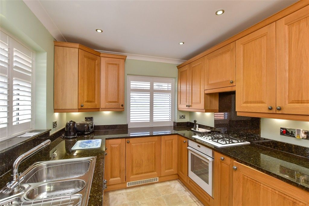 Property photo 2 of 13 Kitchen