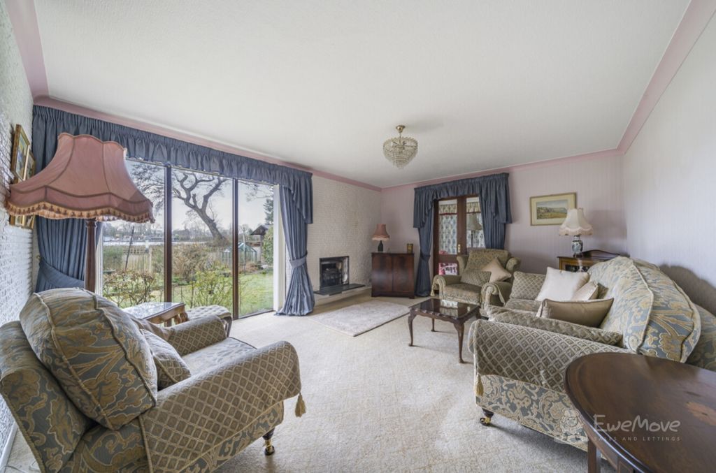 Property photo 2 of 16 19