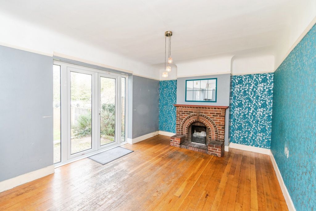 Property photo 2 of 16 Pbox-Img.Jpg