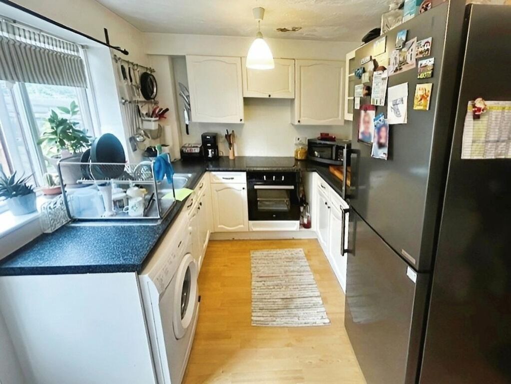 Property photo 2 of 8