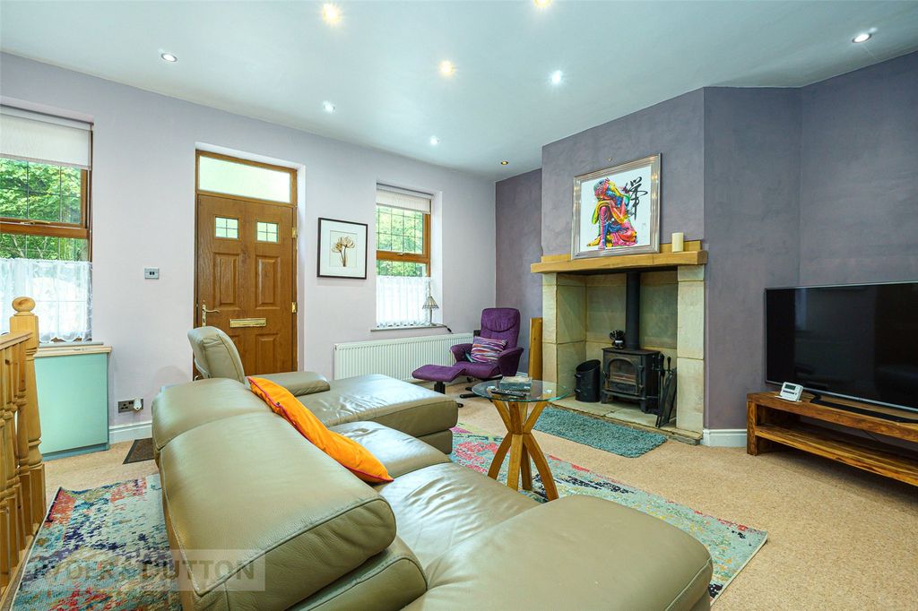 Property photo 3 of 17 Living Room