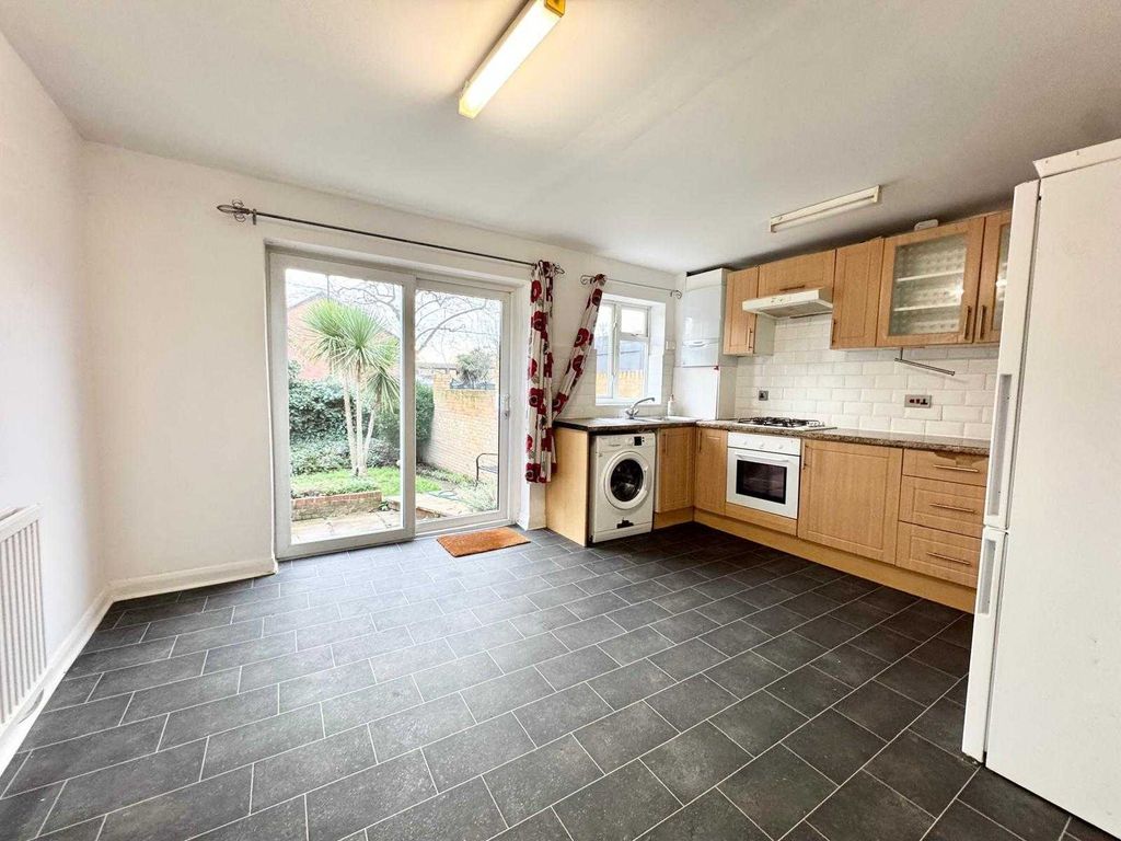 Property photo 2 of 7 Gallery