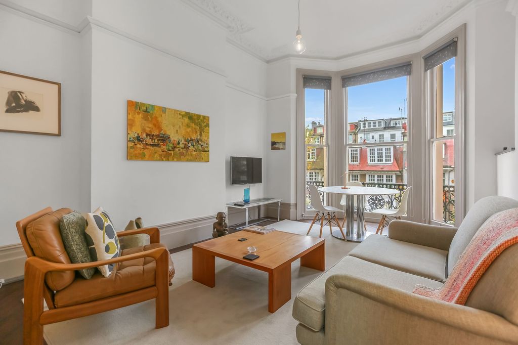 Property photo 2 of 34