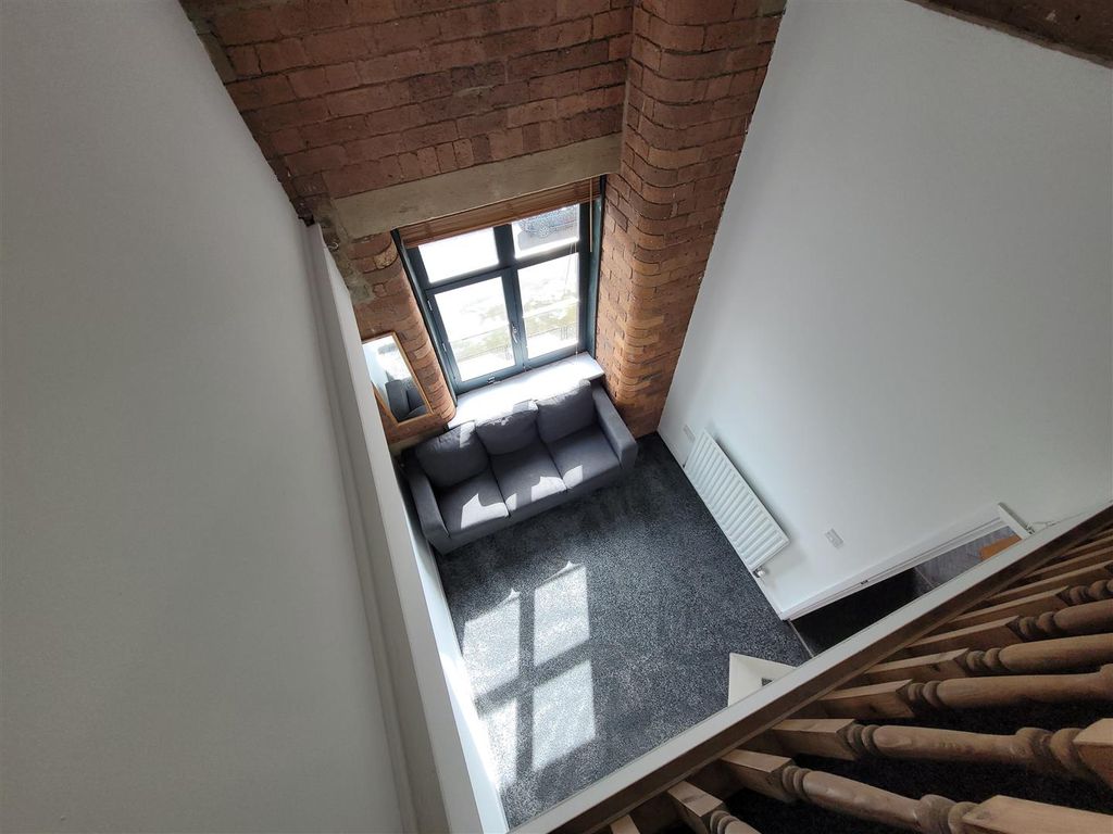Property photo 2 of 13 Overhead