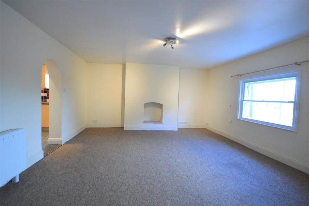 Property photo 2 of 7 Living Room