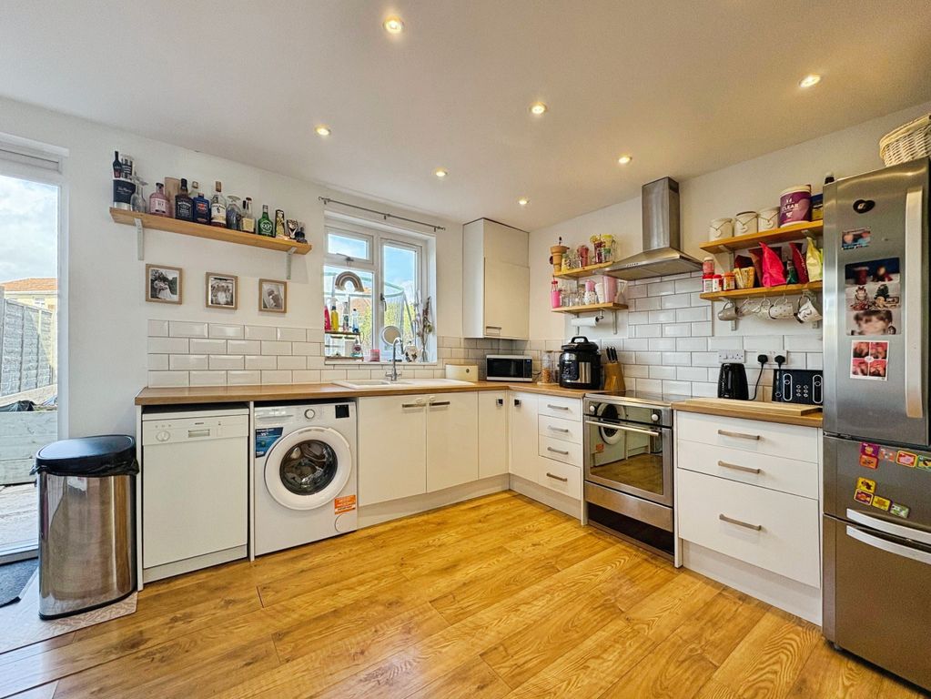 Property photo 3 of 15 Kitchen/Diner