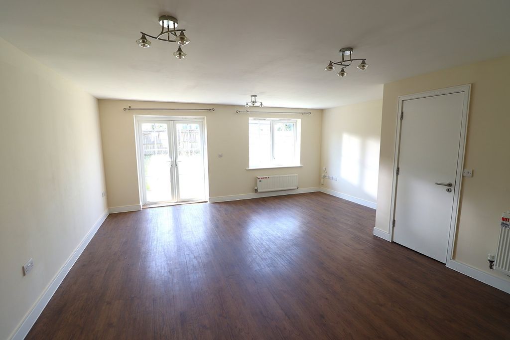 Property photo 2 of 13 Picture No. 19
