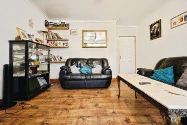 Property photo 2 of 15 428A3c36-64c2-46Ef-Ae40-143500252De0