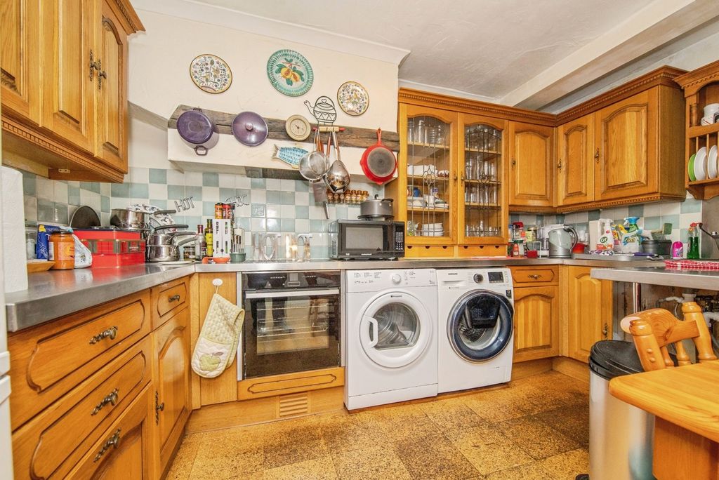 Property photo 3 of 8 Photo