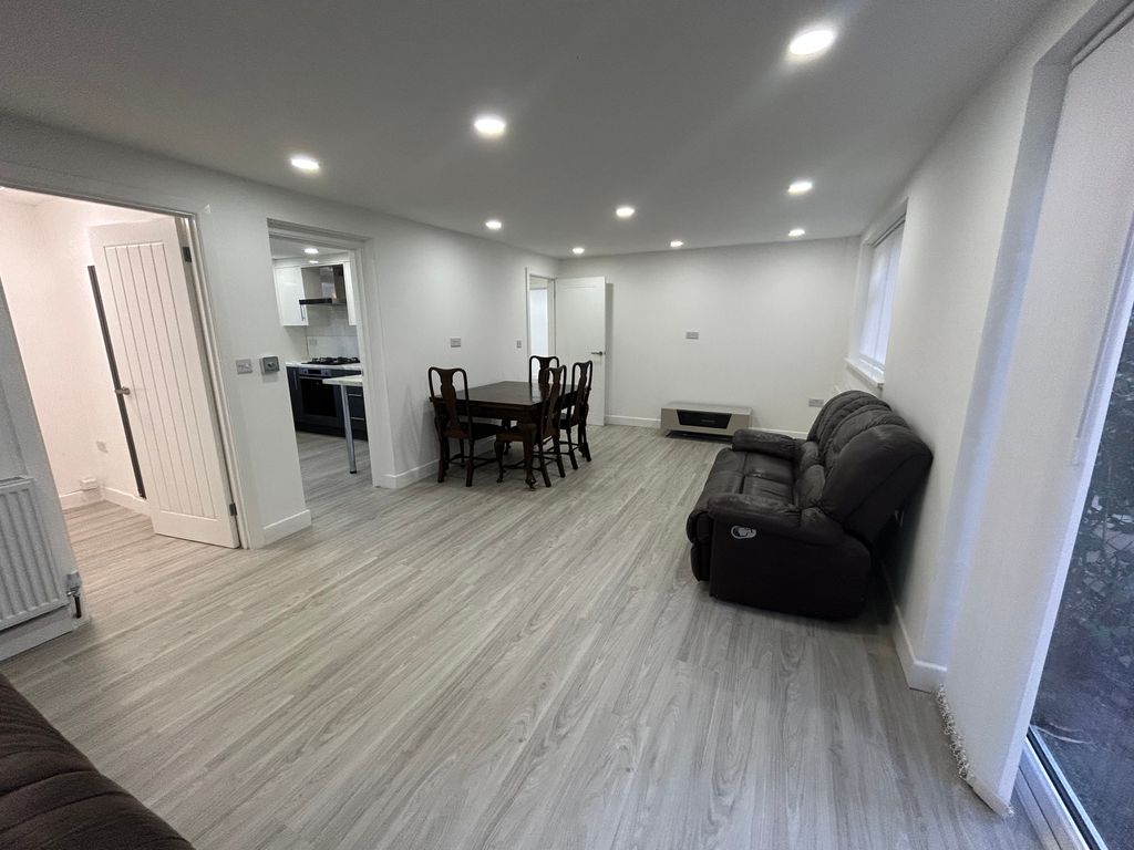 Property photo 3 of 9 Living Room