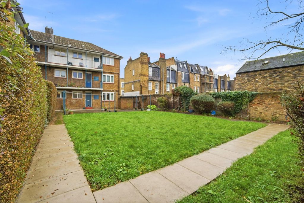 Property photo 2 of 16