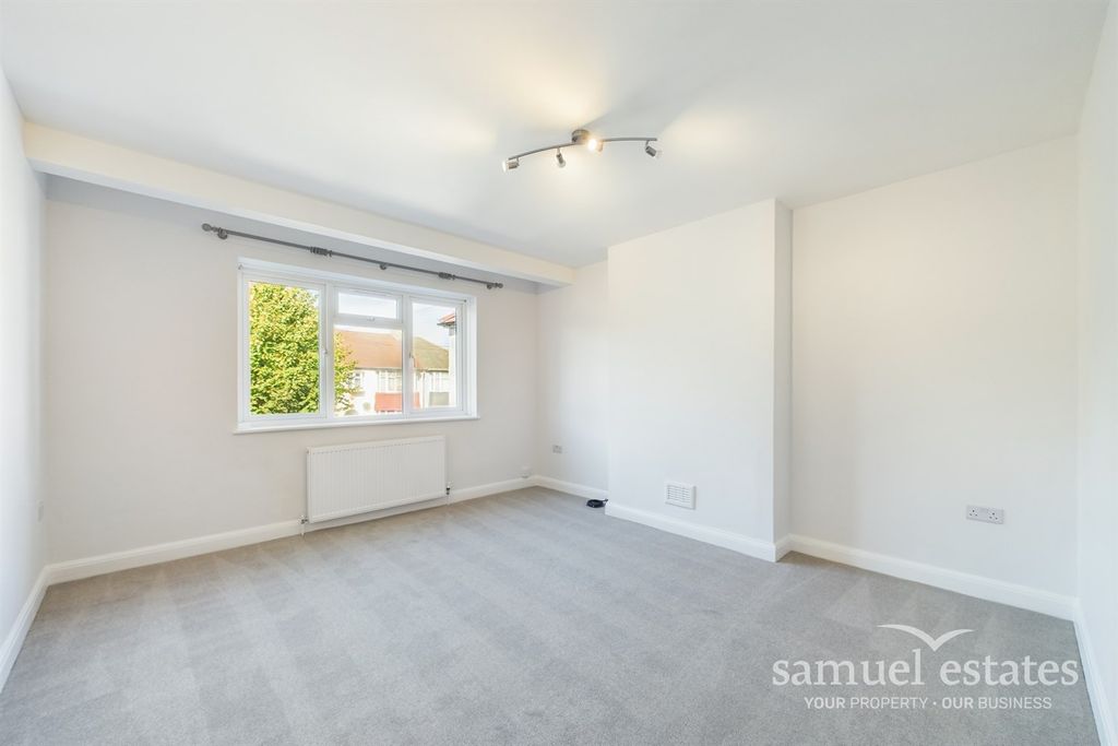 Property photo 3 of 13 Living Room