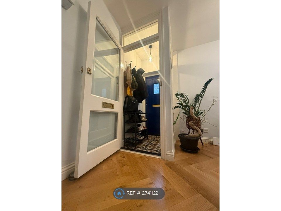 Property photo 2 of 22 Porch/Entrance Door