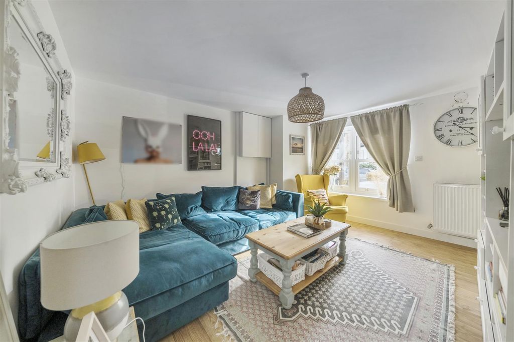 Property photo 2 of 14 1363849-20-68E7ee6d791B9.Jpg